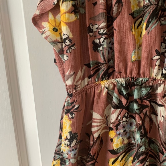 Off-The-Shoulder Tropical Sundress - Picture 3 of 7